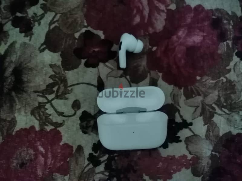 Airpods pro2 original missing the left bud 0