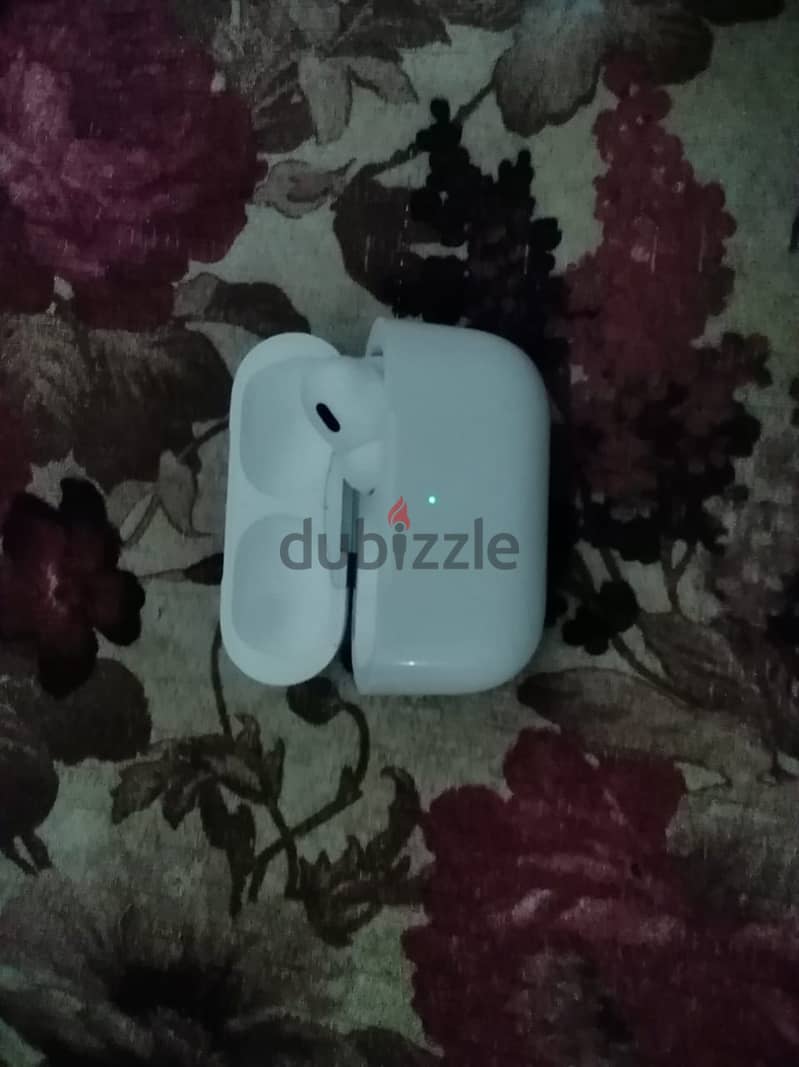 Airpods pro2 original missing the left bud 3