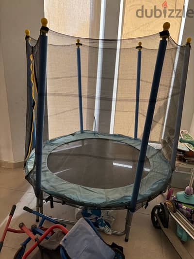 trampoline excellent condition for kids and adults