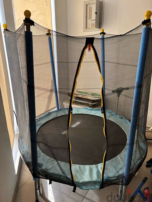 trampoline excellent condition for kids and adults 1