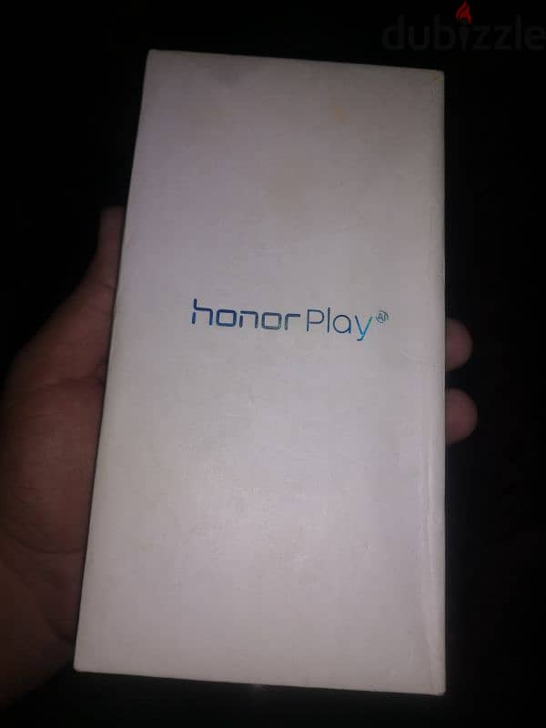 honor play 64 gb 4 ram حالته زيرو فلاجشيب للبيع او البدل معاه علبته 2