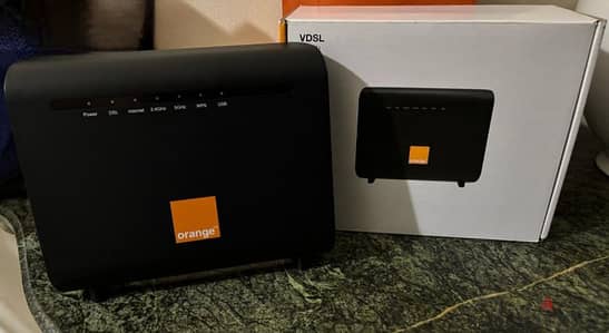 orange router H188A