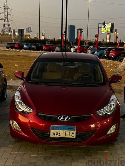 Hyundai Elantra 2012 للبيع حالة فوق الممتازة