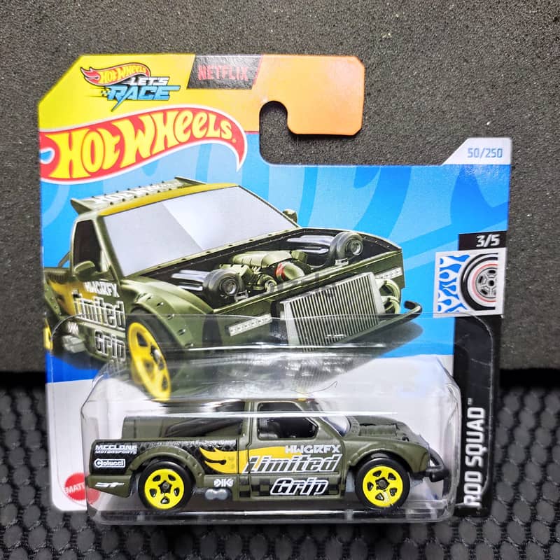 Hot wheels diecast with card -هوت ويلز جديده 8