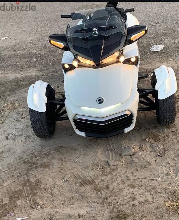 Can am Spyder f3t 2018 ماشي17 000 kilo 0