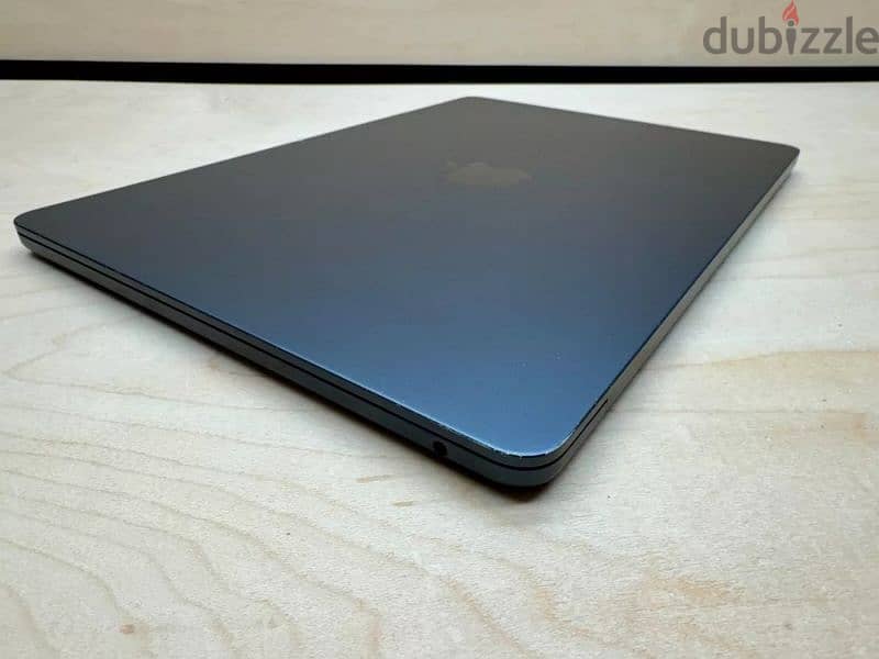 MacBook Air M2 Midnight ماك بوك 8