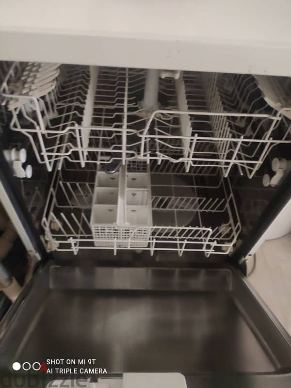 غسالة اطباق بحالة جيدة dishwasher 1