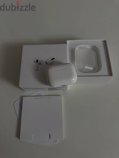 Airpods Pro 1 like new with it’s box