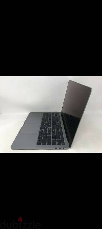 MacBook pro 2018 13 inch 1