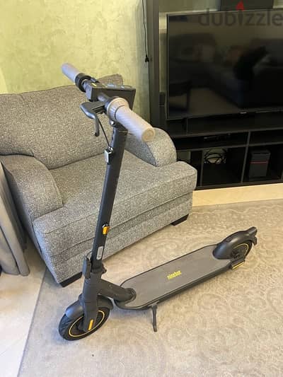 Ninebot Kickscooter Max G30D للبيع حالته ممتازة