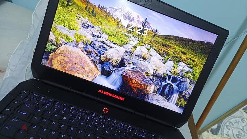 Alienware 17 R2 gaming laptop 2