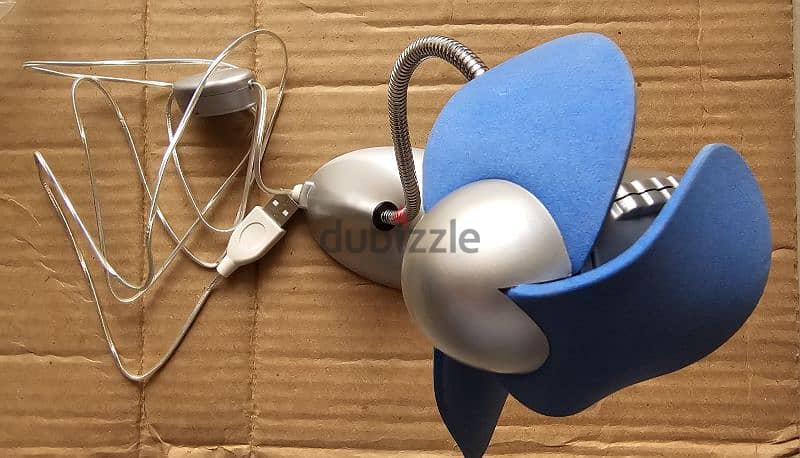 USB mini fan for desk and laptop usage 1