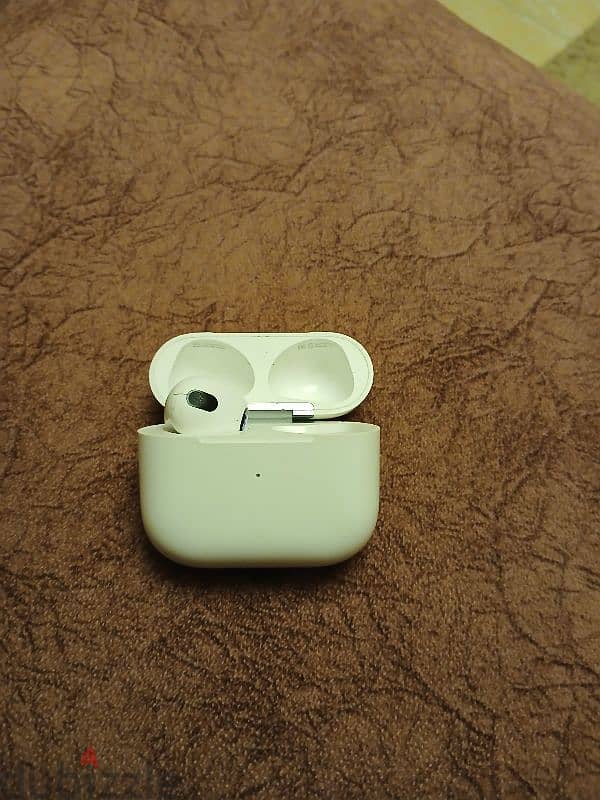 airpods 3/ اير بودز ٣ 1