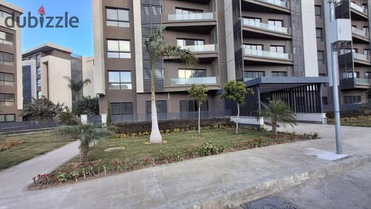 Apartment for rent in the most upscale areas of Madinaty, Privado, ground floor with a garden, 2 bedrooms and 2 bathrooms, next to services