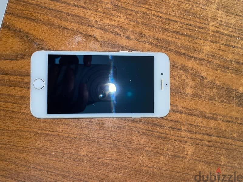 iphone 6S white 64GB   اسكرين بالعلبه والشاحن بحاله ممتازه 0