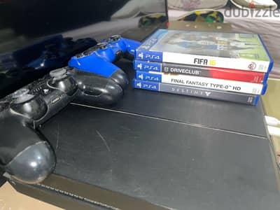 ps4 with 4 cds, eafc25, rdr2, gta5, fortnite, apex legends