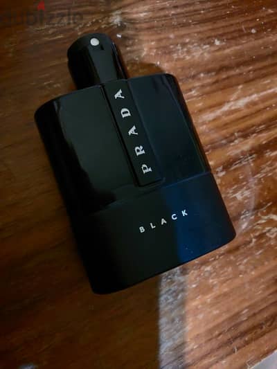 Prada black EDP