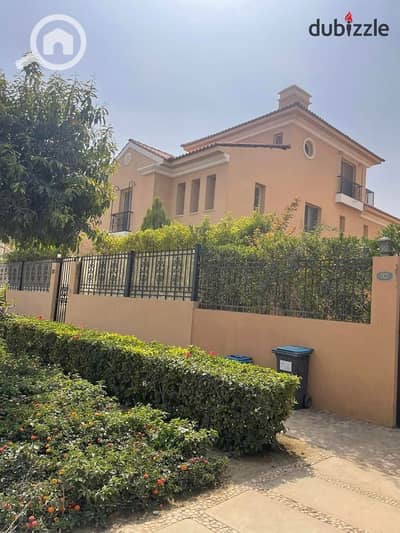 Standalone Villa For Sale Ready To Move in Hyde Park New Cairo