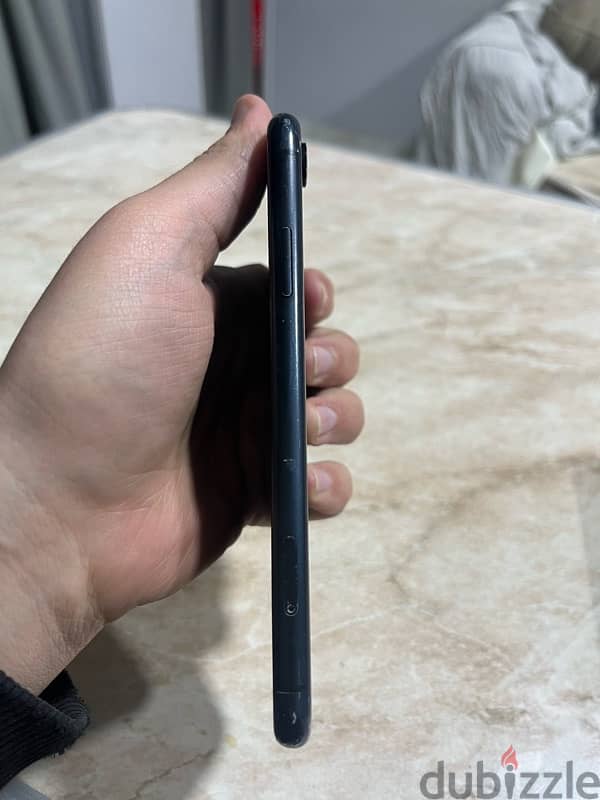 iPhone XR 0