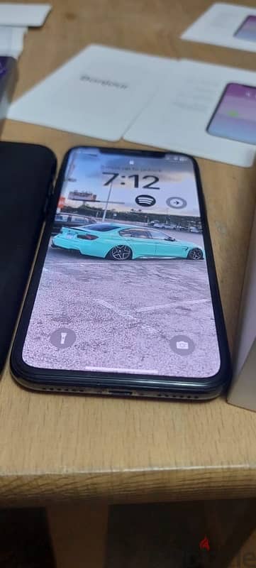 iphone x like new 6