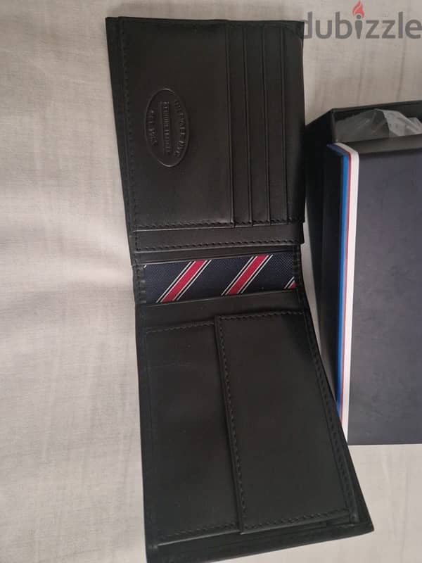 NEW TOMMY HILFIGER Wallet 6