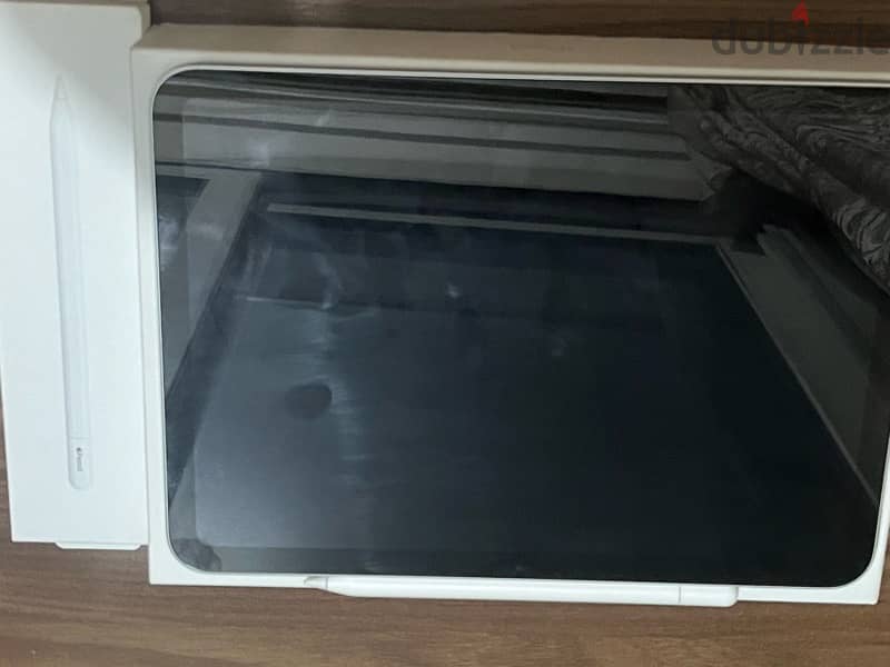 IPad 10th generation with free Apple pen as gift 2