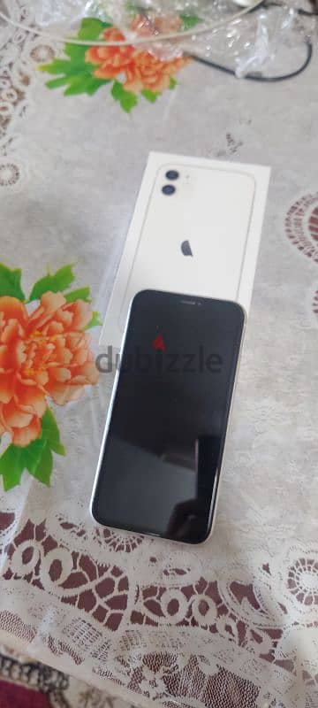 iphone 11  بحالة ممتازة زي الجديد 0