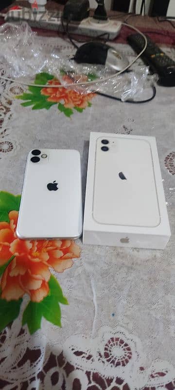 iphone 11  بحالة ممتازة زي الجديد 1