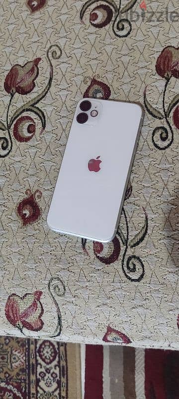 iphone 11  بحالة ممتازة زي الجديد 4