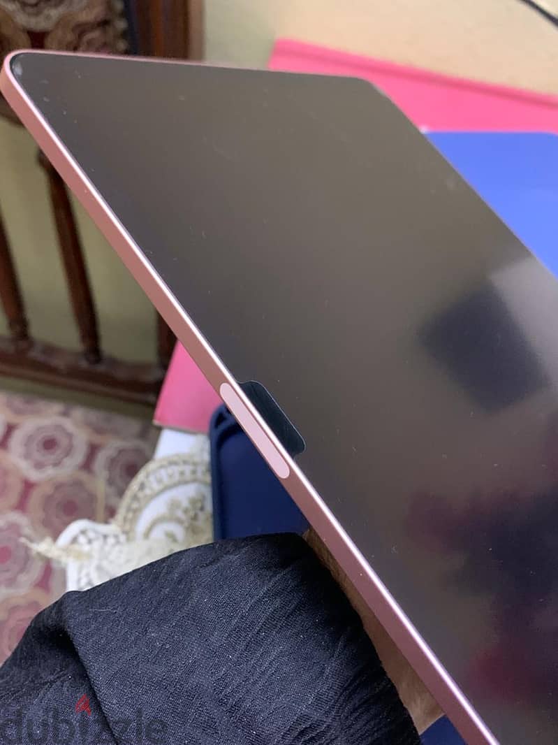 Apple iPad Air 2022 256GB Gold. 2