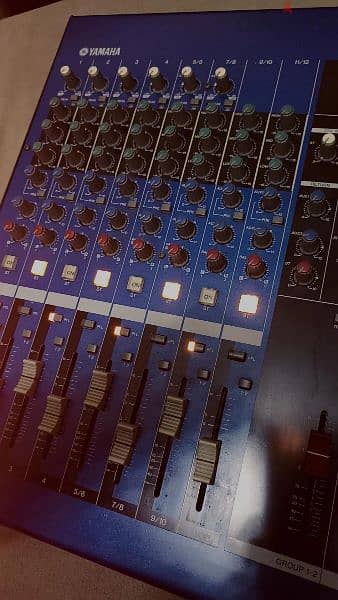 Yamaha audio mixer MG12/4 1