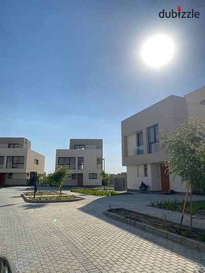 Without down payment, a 200m townhouse villa for sale in a prime location in Al Burouj Compound