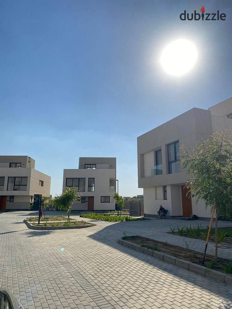 Without down payment, a 200m townhouse villa for sale in a prime location in Al Burouj Compound 0