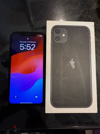 black iphone 11 with box