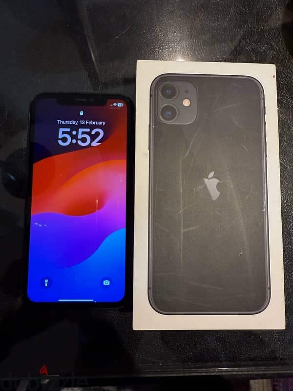 black iphone 11 with box 0