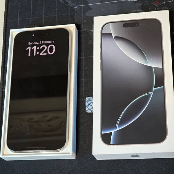 Iphone 16 pro max 256g mint condition معفي من الضرائب Titanium white. 0