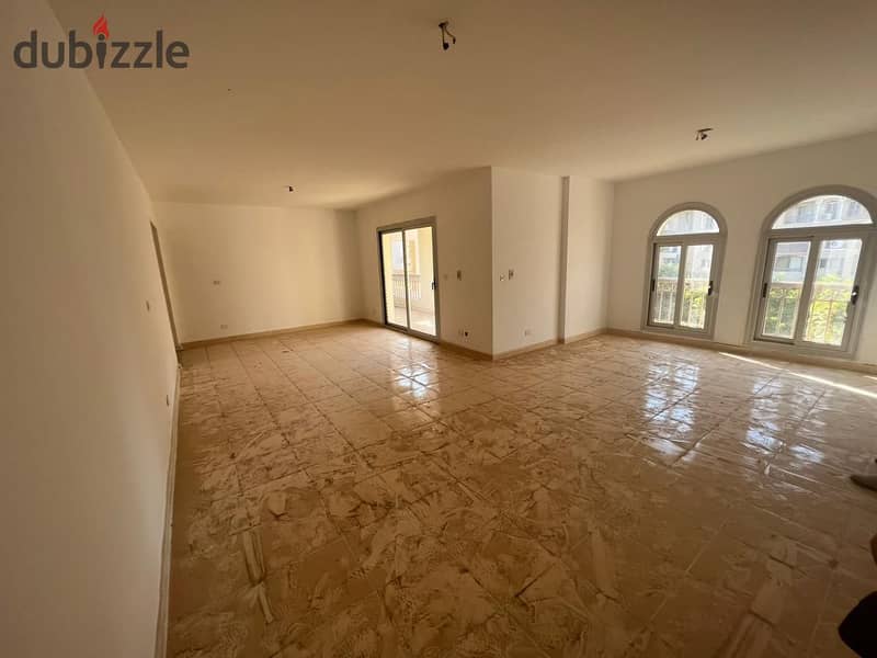 Opportunity for sale in Madinaty, in the most beautiful stages B2, apartment of 211 meters, advanced services and Madinaty Club, at a special price, f 0