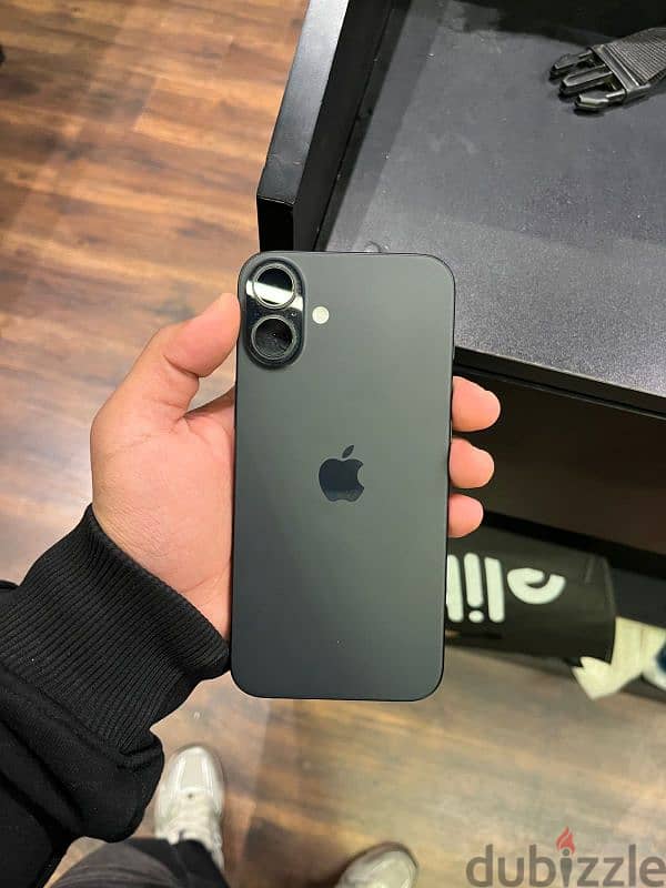 iPhone 16 plus 4