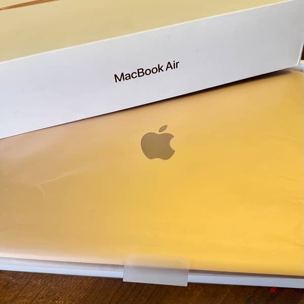 macbook Air M1 512gb ماك بوك اير ام 1 كسر زيرو 1