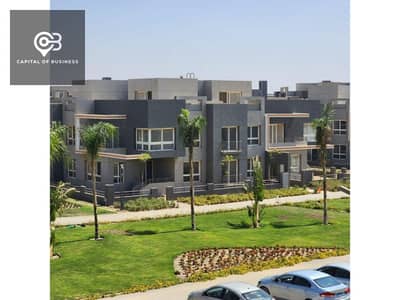 Apartment for immediate delivery in Sheikh Zayed in Kian Compound, with installments over 3 years