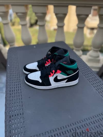 Jordan 1 Mid