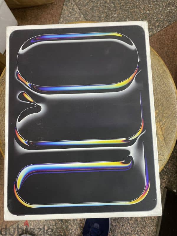 Apple iPad Pro 13 in M4 WiFi  1TB Black جديد 0