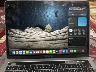 MacBook Pro  2017 ماك بوك برو