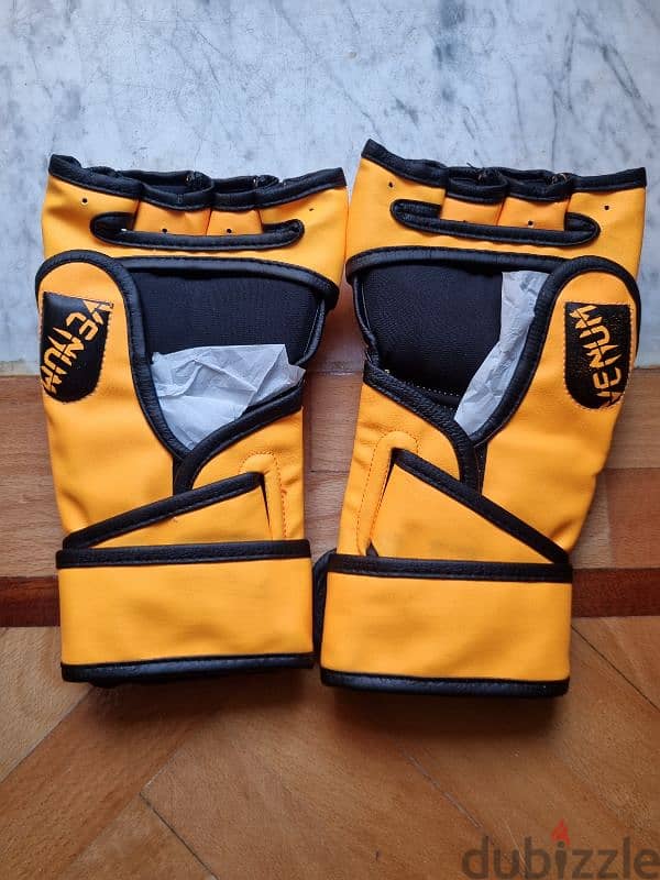 Venum MMA Gloves 1