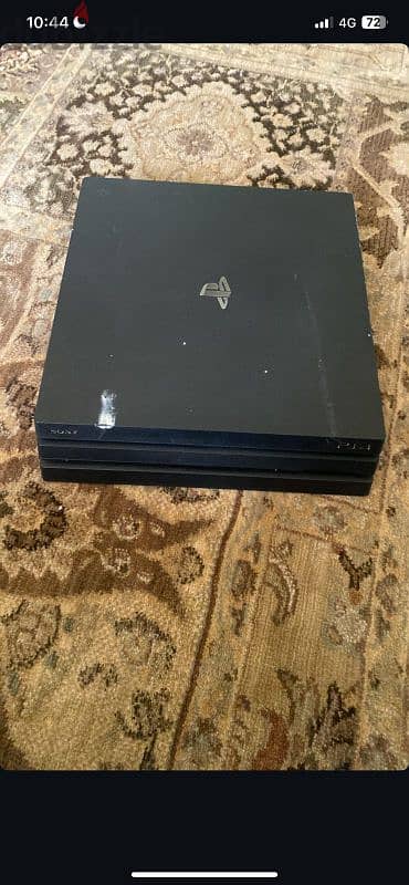 Playstation 4 pro 1TB + 2 controllers + 3 games 6