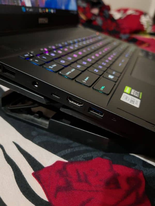 laptop MSI GS66 Stealth 10SF 1