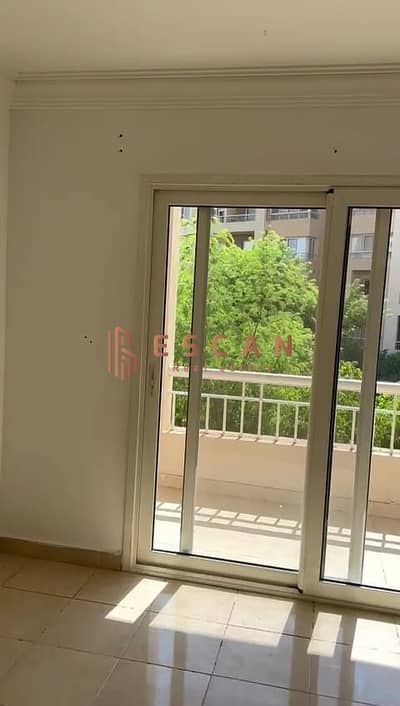 appartment for rent at madinaty 165 meter in B11 view waid garden