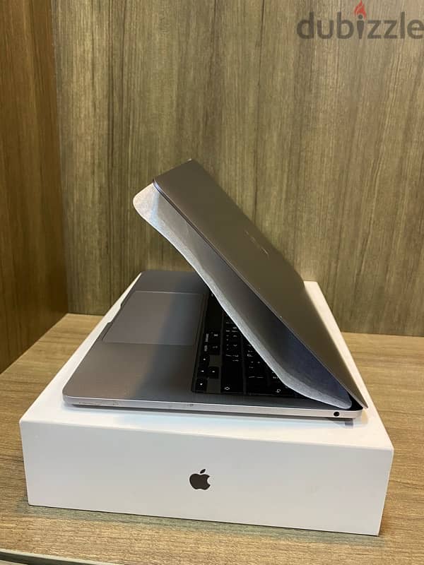 MacBook Pro M1 2020 4