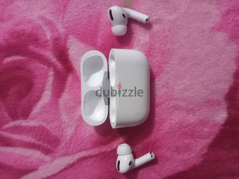 سماعة AirPods Pro بحالة ممتازة 3