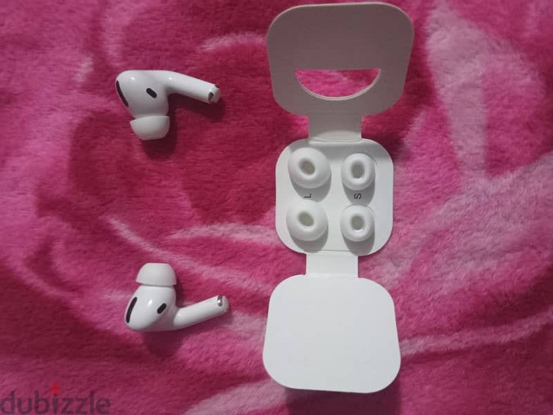 سماعة AirPods Pro بحالة ممتازة 10